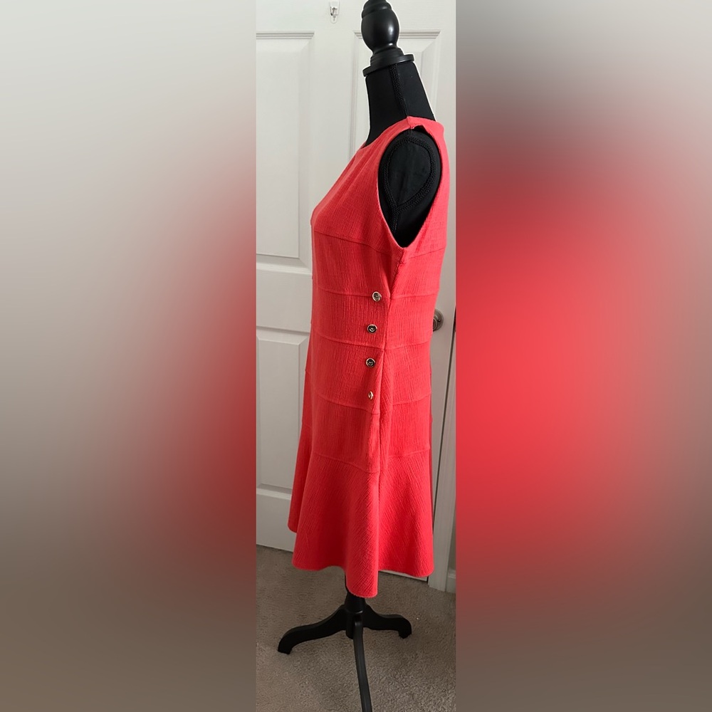 ENFOCUS STUDIO Elegant Coral Sleeveless Dress - Picture 2 of 5